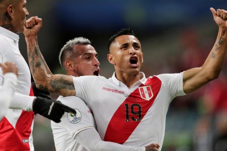 Перу футболсылары өсөнсөгә байрам итмәксе