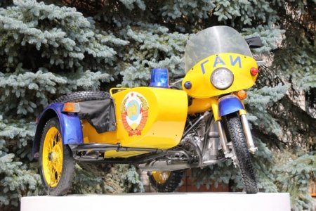 Стәрлетамаҡ ЮХХДИ-һы янында милицияның "Урал" мотоциклы ҡуйылды