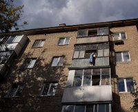 Өфөлә 80 йәшлек әбей балкондан ҡолап төшә яҙған