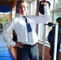 Радий Хабиров встретился с воспитанниками школы по спортивной борьбе