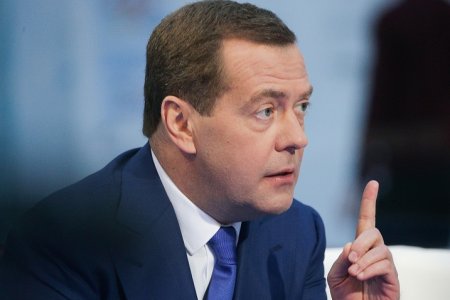 Дмитрий Медведев: Аҙнаһына дүрт көн эшләүгә күсергә мөмкин, тик...